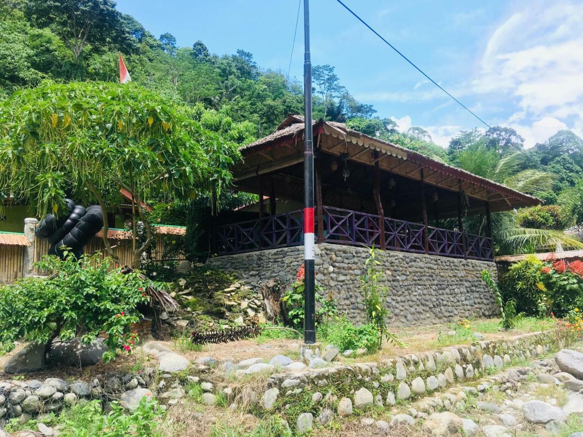 Sahnan Guest House Bukit Lawang Exterior foto